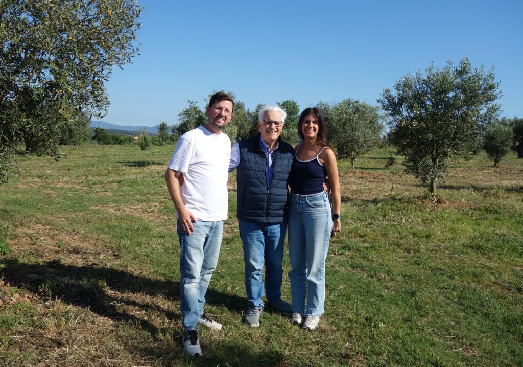 Miquel Moreno i Ariadna Rodrigo de @foodyingbcn amb Francesc Sagalés, representant de Mas Curró