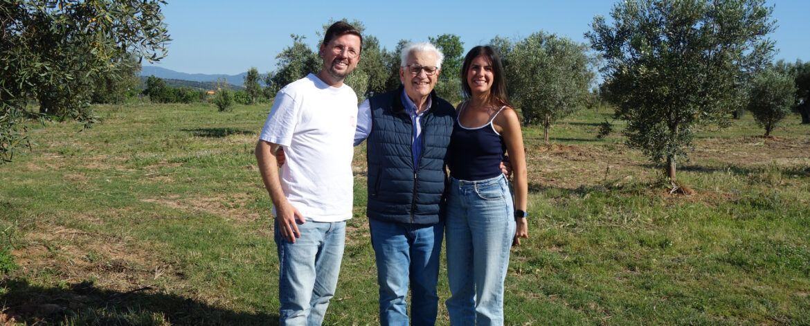 Miquel Moreno i Ariadna Rodrigo de @foodyingbcn amb Francesc Sagalés, representant de Mas Curró
